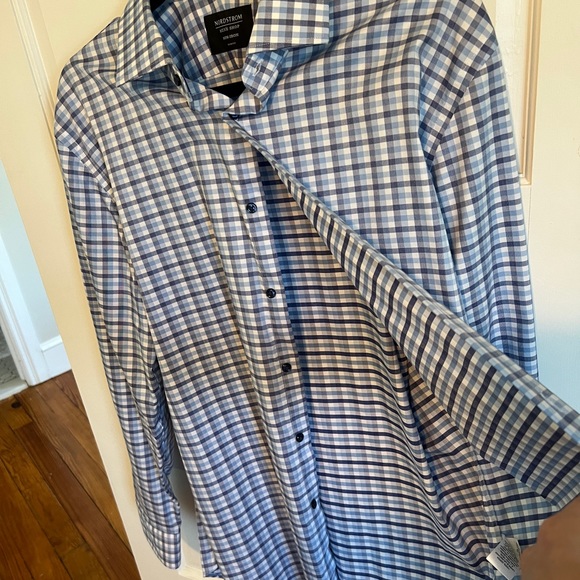 Nordstrom Mens Button Up. Trim fit. - Picture 4 of 4